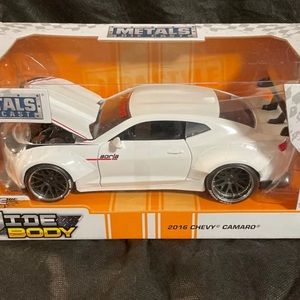 Jada 2016 Wide Body 2016 Camaro 1/24